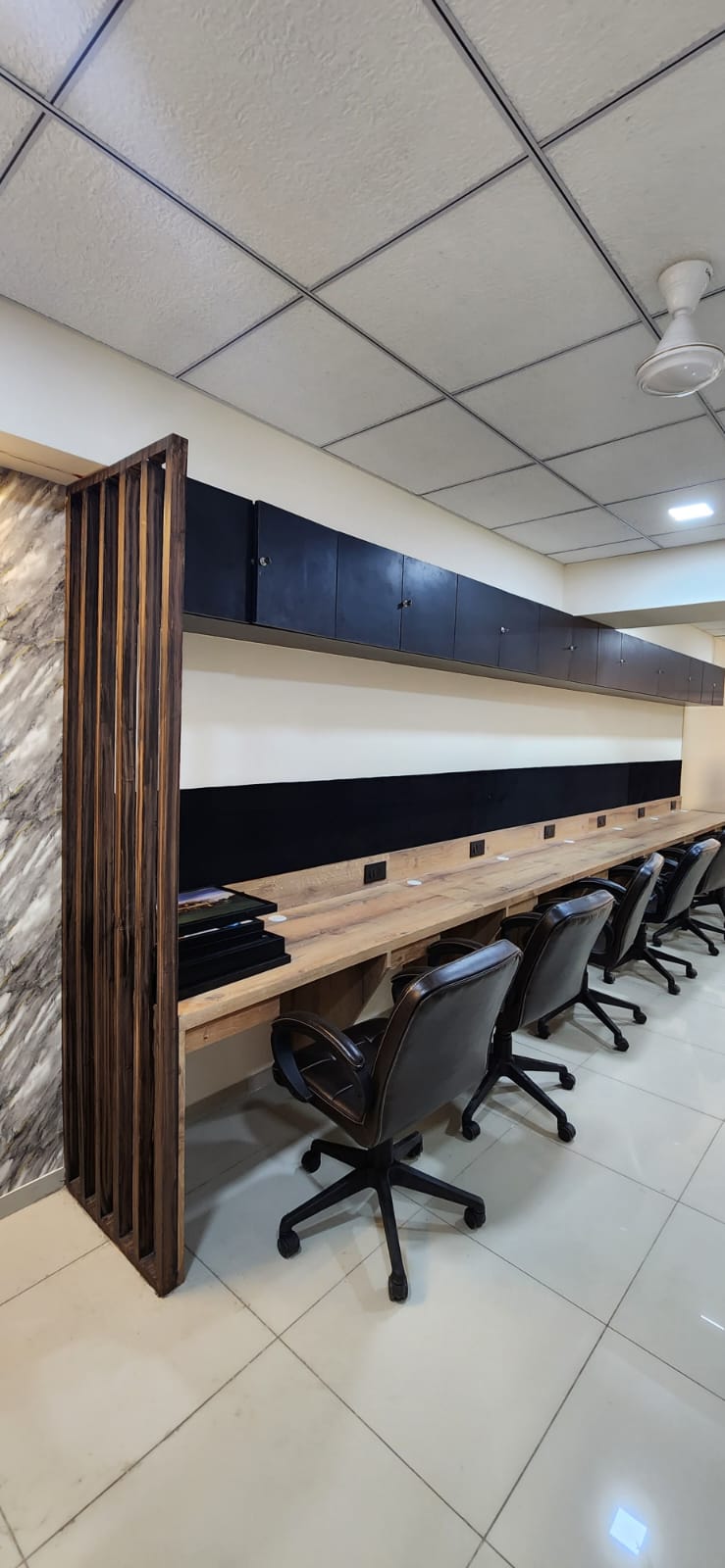4F 846 Sq. Ft. Commercial Office for Rent in Bodakdev Ahmedabad - Media 2