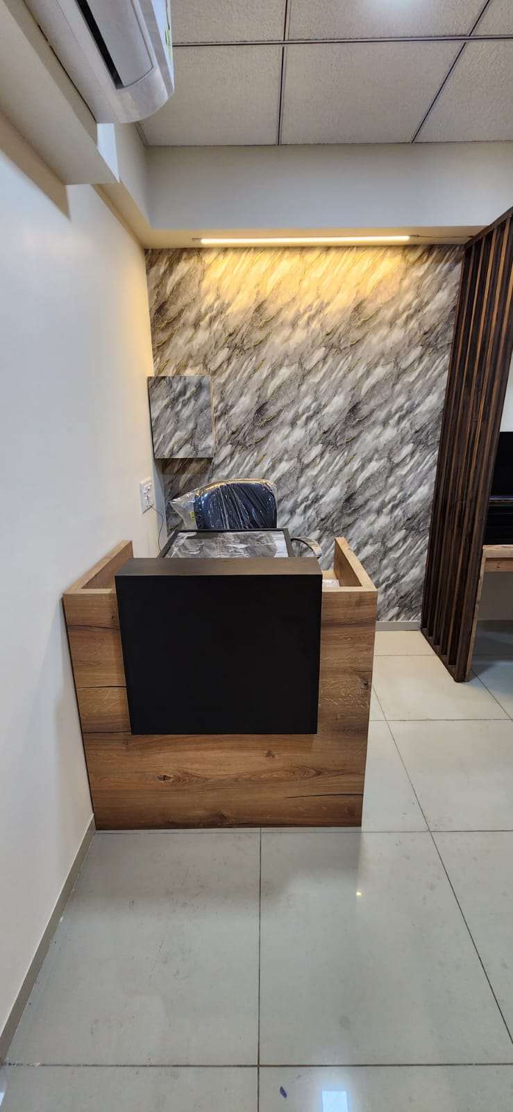 4F 846 Sq. Ft. Commercial Office for Rent in Bodakdev Ahmedabad