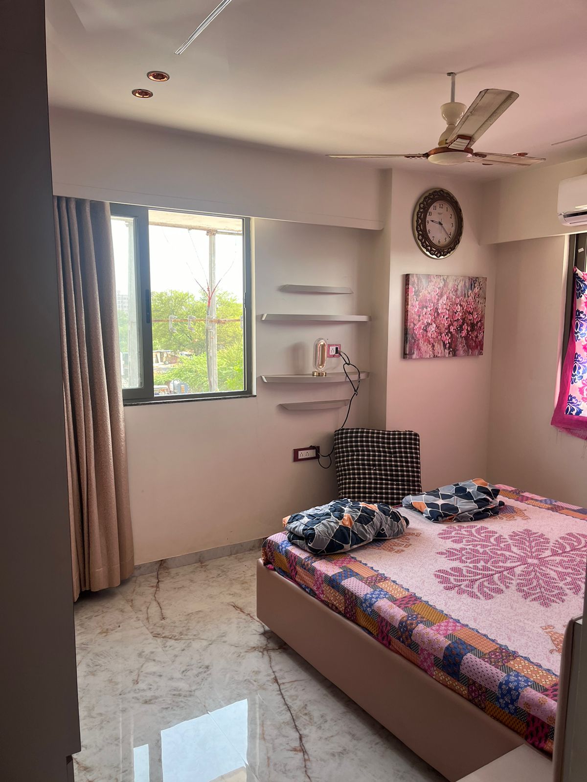 3 BHK 1500 Sq. Ft. Residential Flat / Appartment for Sell in Tragad Ahmedabad - Media 12
