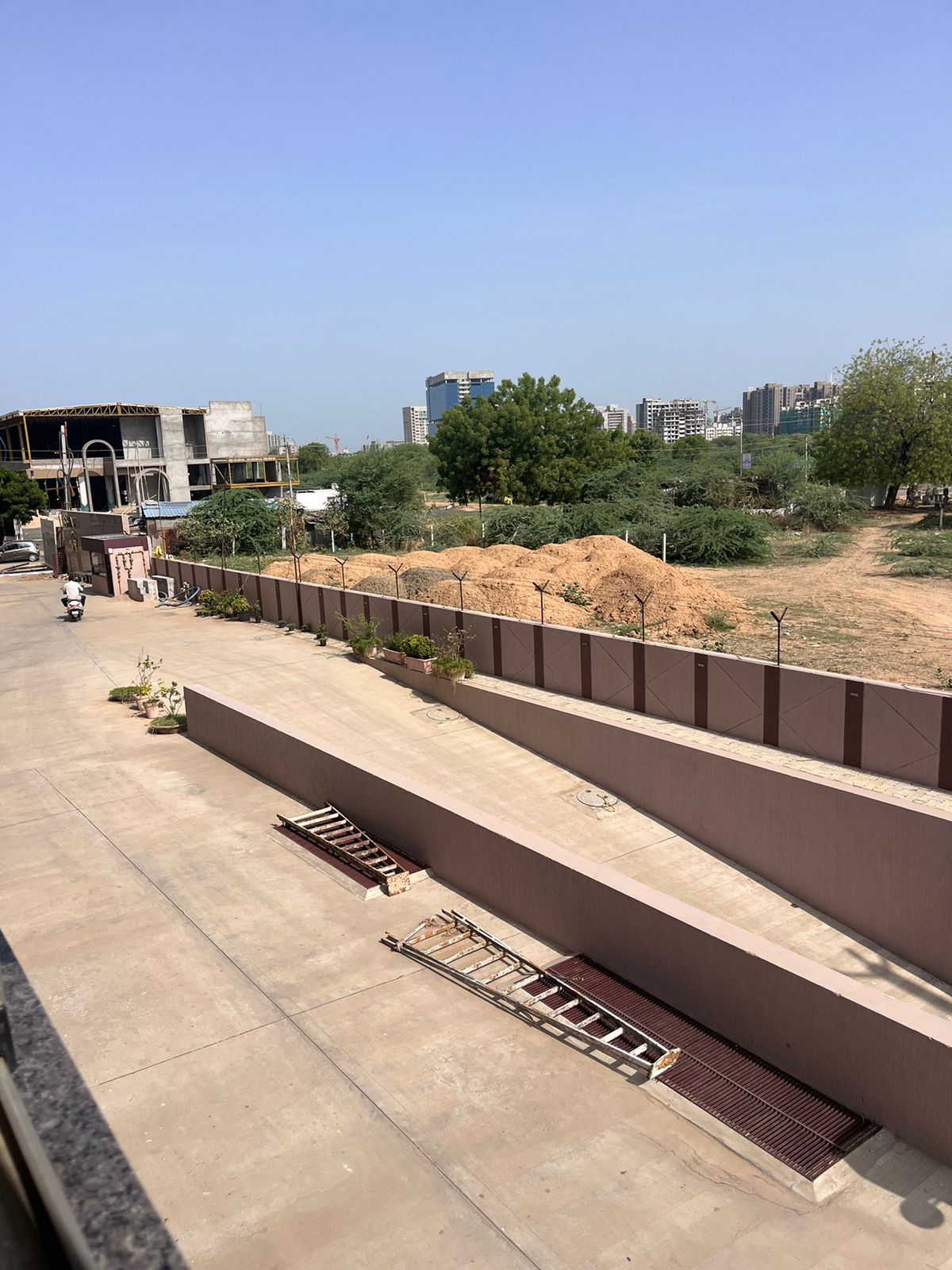 3 BHK 1500 Sq. Ft. Residential Flat / Appartment for Sell in Tragad Ahmedabad - Media 14
