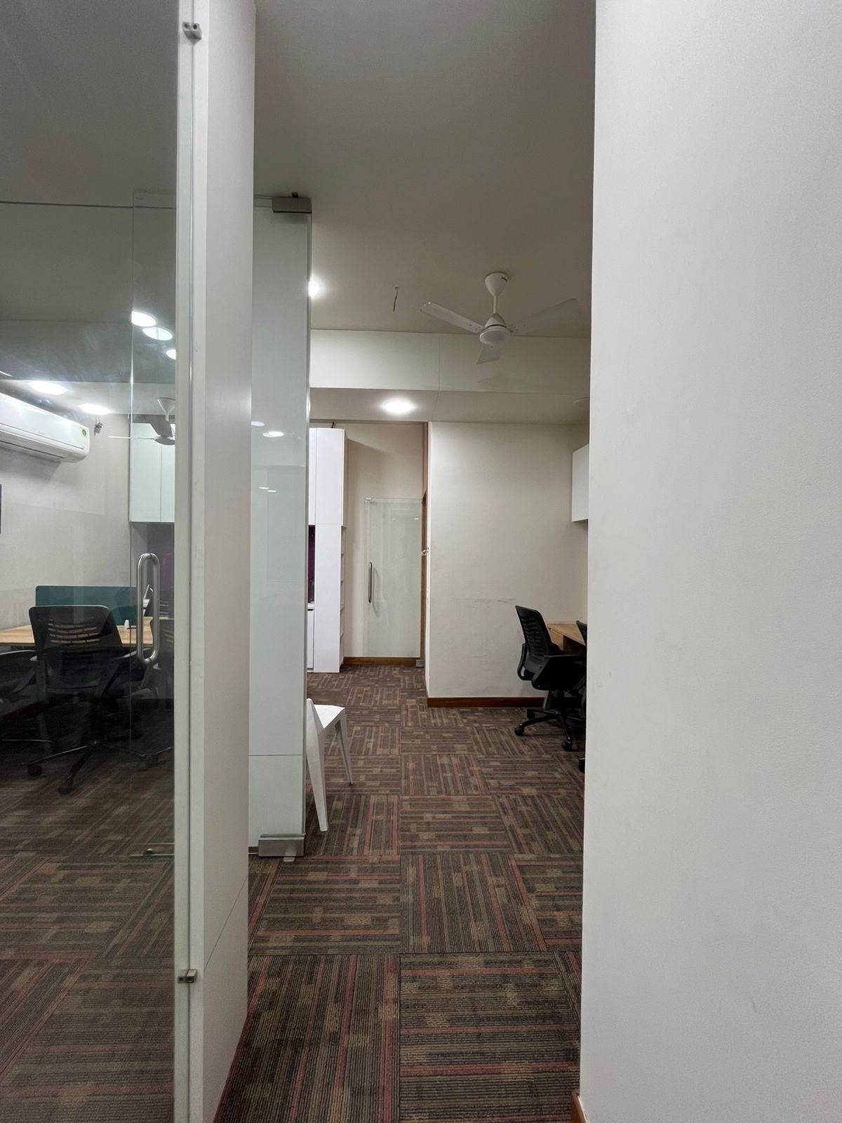 3F 711 Sq. Ft. Commercial Office for Sell in Bodakdev Ahmedabad - Media 5