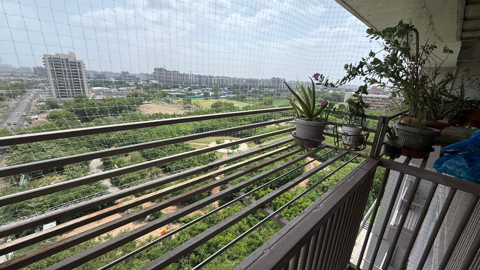 2 BHK 1521 Sq. Ft. Residential Flat / Appartment for Sell in Gota Ahmedabad - Media 3