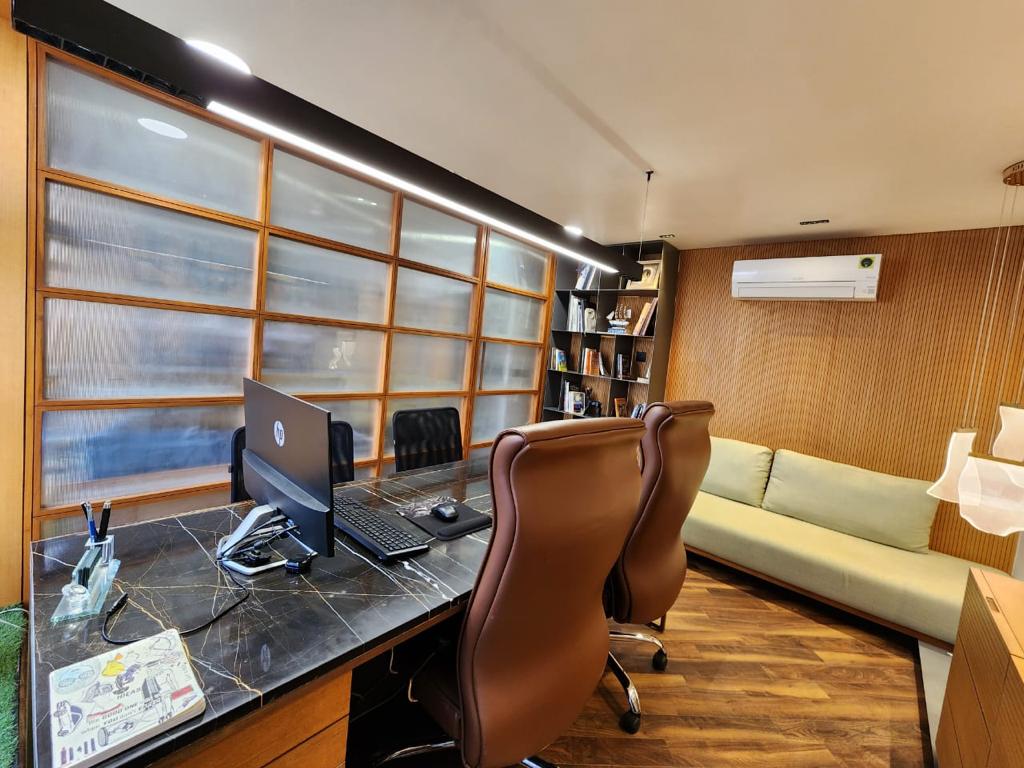 Office 1075 Sq. Ft. Commercial Office for Sell in Iscon Ambli Road Ahmedabad - Media 8