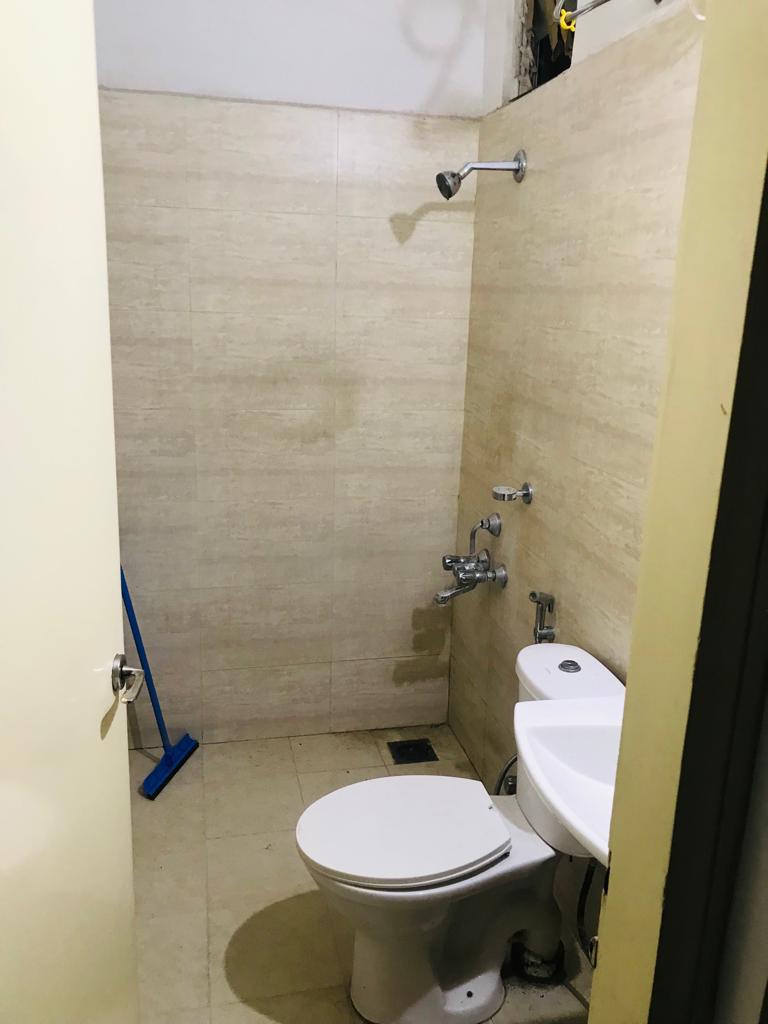 2 BHK 1100 Sq. Ft. Residential Flat / Appartment for Sell in Jagatpur Ahmedabad - Media 2