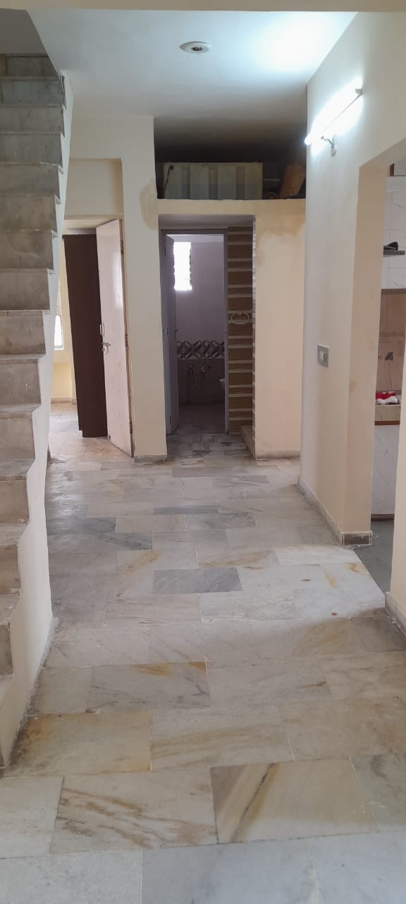 4 BHK 165 Sq. Yrd. Residential Penthouse for Sell in Thaltej Ahmedabad - Media 7