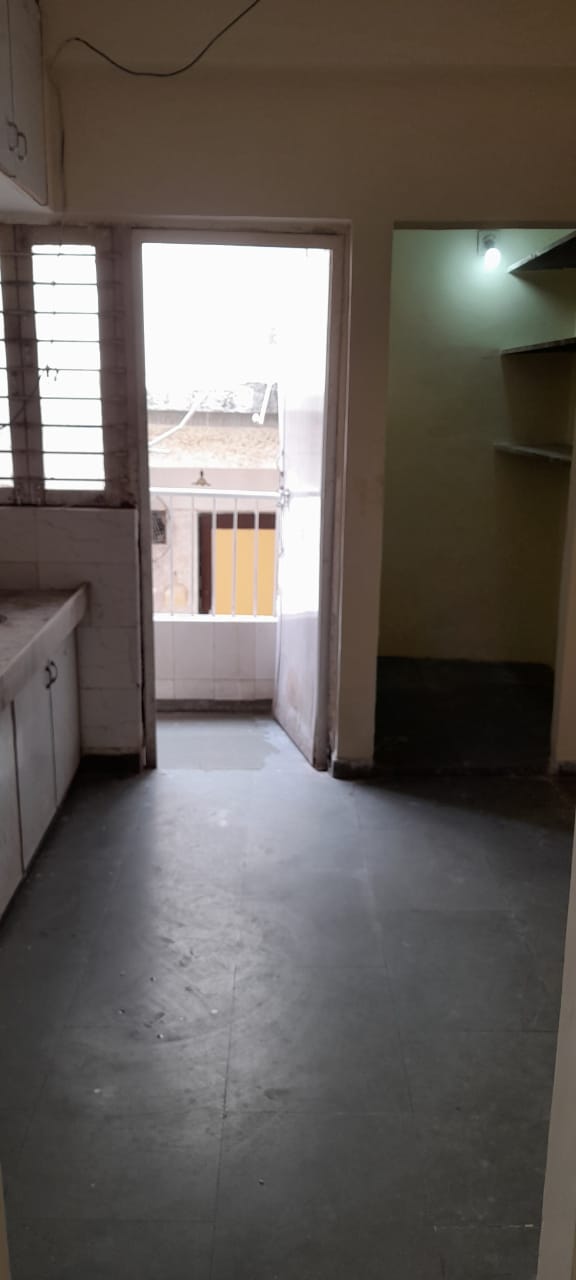 4 BHK 165 Sq. Yrd. Residential Penthouse for Sell in Thaltej Ahmedabad - Media 5