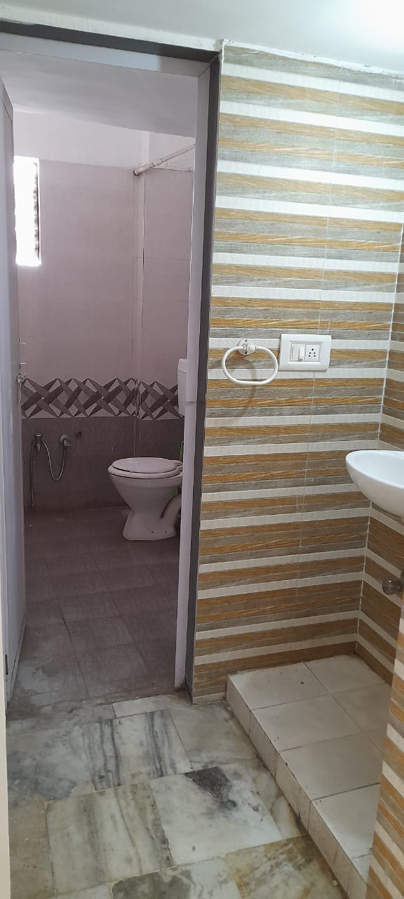4 BHK 165 Sq. Yrd. Residential Penthouse for Sell in Thaltej Ahmedabad - Media 3