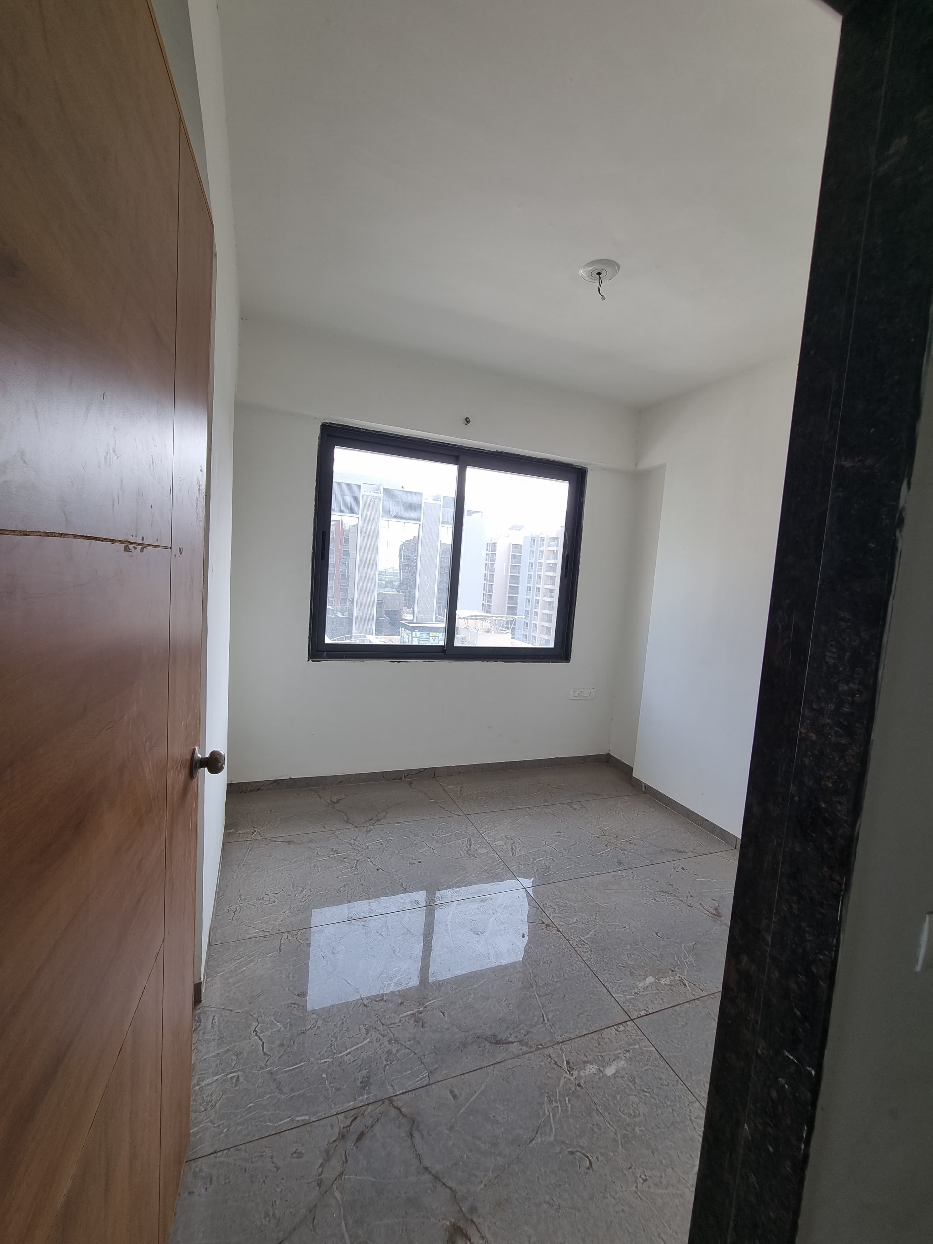 3 BHK 1844 Sq. Ft. Residential Flat / Appartment for Sell in Vaishnodevi Ahmedabad - Media 2