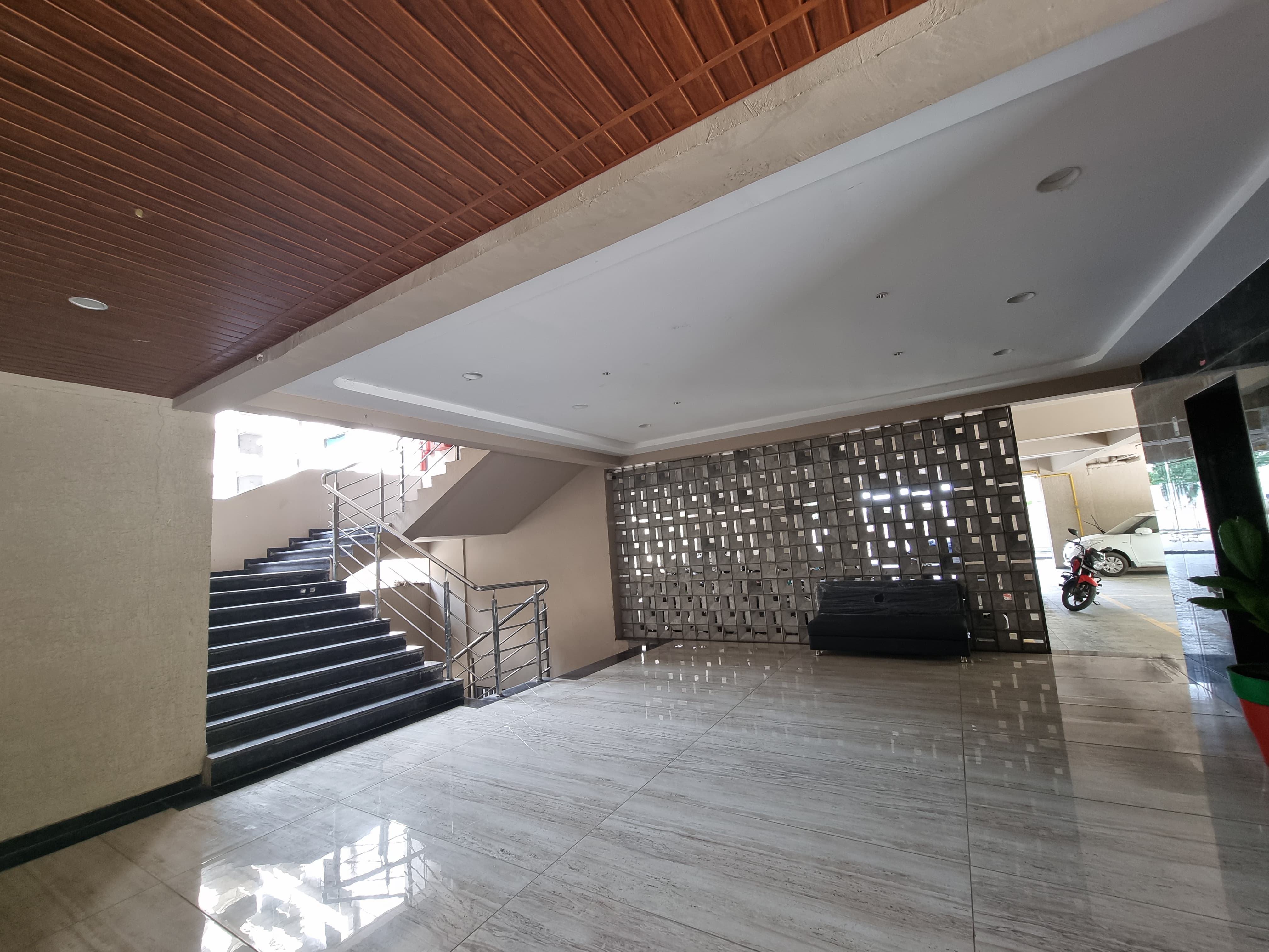 3 BHK 1844 Sq. Ft. Residential Flat / Appartment for Sell in Vaishnodevi Ahmedabad - Media 14