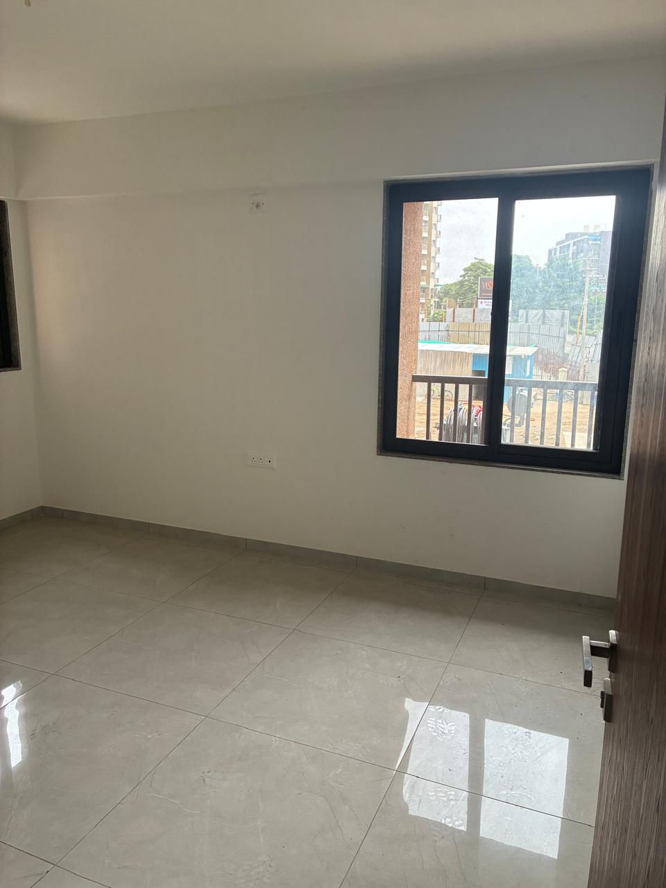 3 BHK 1955 Sq. Ft. Residential Flat / Appartment for Sell in Jagatpur Ahmedabad - Media 7