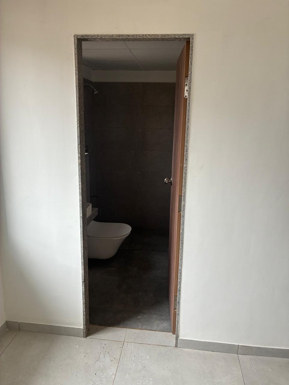 3 BHK 1955 Sq. Ft. Residential Flat / Appartment for Sell in Jagatpur Ahmedabad - Media 3