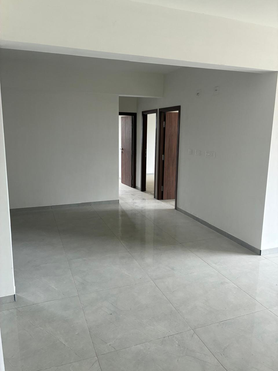 3 BHK 1955 Sq. Ft. Residential Flat / Appartment for Sell in Jagatpur Ahmedabad - Media 6