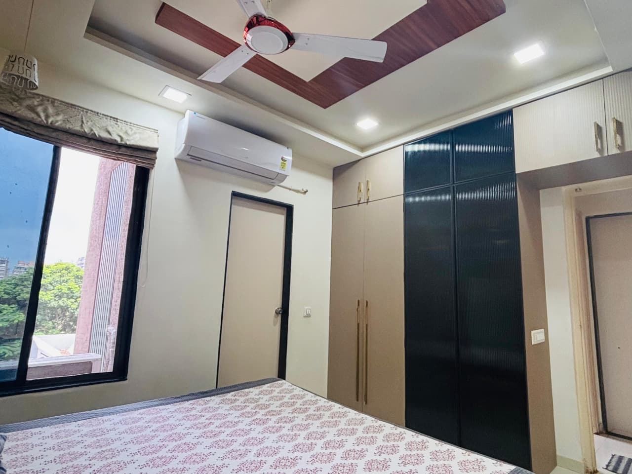 2 BHK 1179 Sq. Ft. Residential Flat / Appartment for Sell in Vaishnodevi Ahmedabad - Media 6