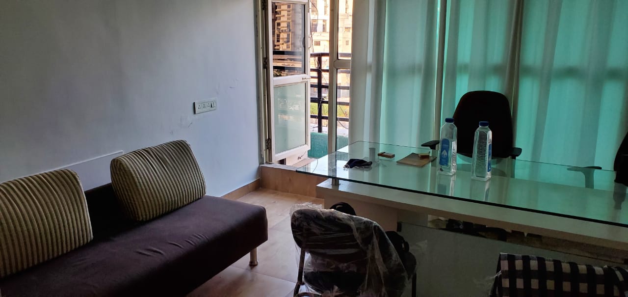 4F 500 Sq. Ft. Commercial Office for Sell in Thaltej Ahmedabad - Media 3