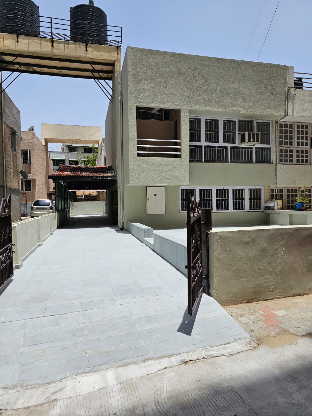 3 BHK 367 Sq. Yrd. Residential Raw House for Sell in Thaltej Ahmedabad - Media 11