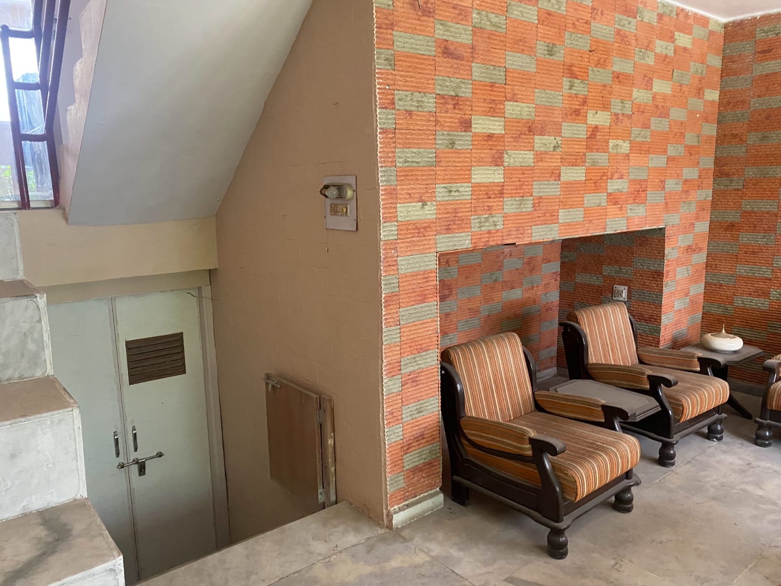 3 BHK 367 Sq. Yrd. Residential Raw House for Sell in Thaltej Ahmedabad - Media 4