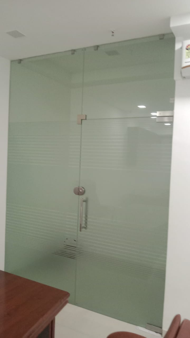 3F 636 Sq. Ft. Commercial Office for Sell in Vaishnodevi Ahmedabad