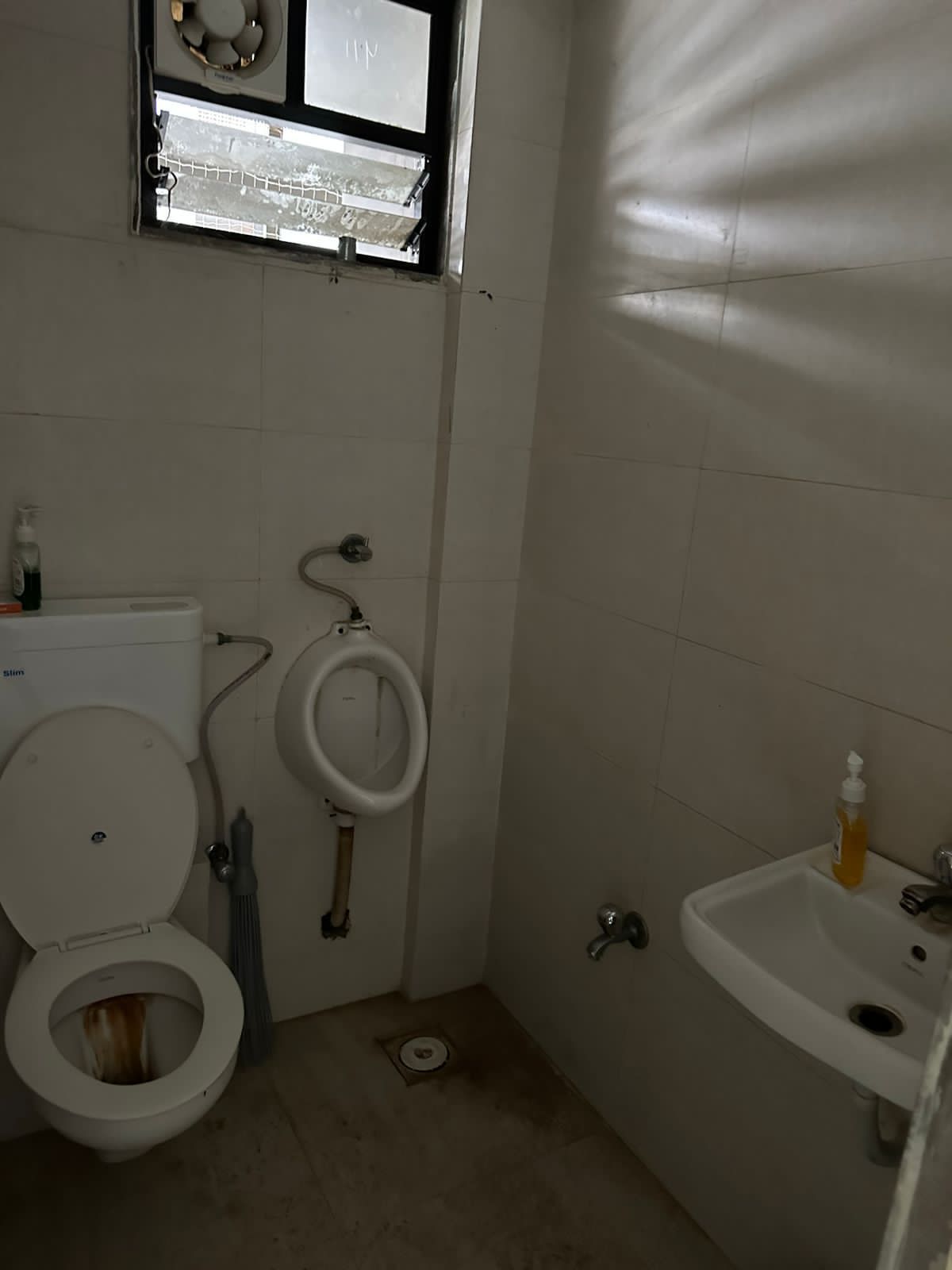 Office 755 Sq. Ft. Commercial Office for Rent in Science City Ahmedabad - Media 2