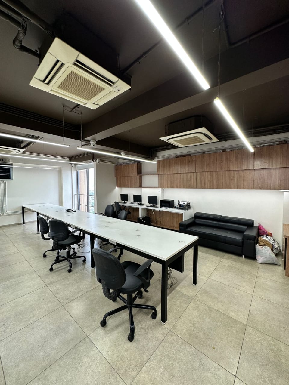 Office 2995 Sq. Ft. Commercial Office for Sell in Thaltej Ahmedabad - Media 10