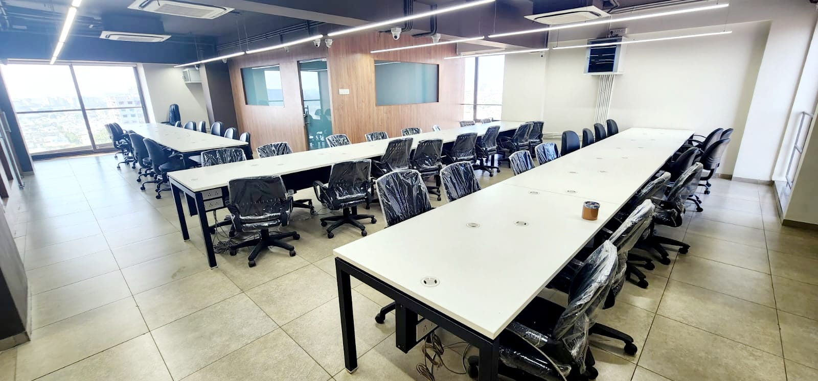 Office 2995 Sq. Ft. Commercial Office for Sell in Thaltej Ahmedabad - Media 16