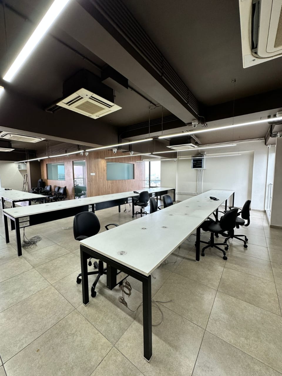 Office 2995 Sq. Ft. Commercial Office for Sell in Thaltej Ahmedabad - Media 7
