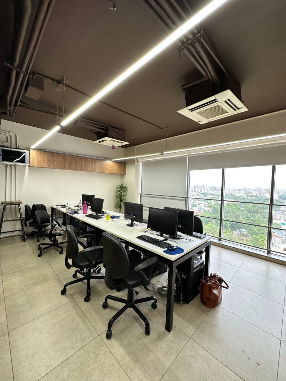 Office 2995 Sq. Ft. Commercial Office for Sell in Thaltej Ahmedabad