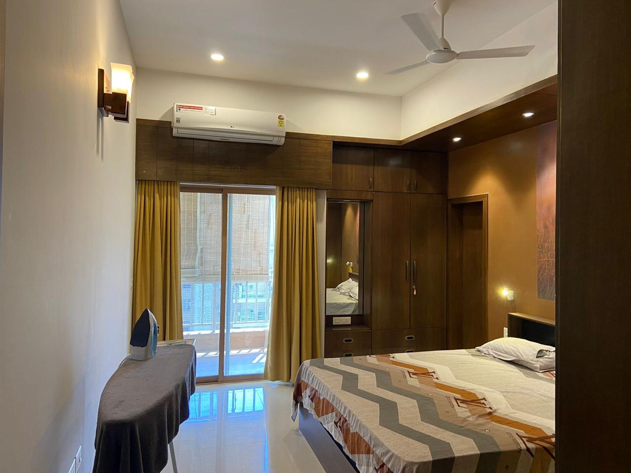 4 BHK 3650 Sq. Yrd. Residential Flat / Appartment for Sell in Vaishnodevi Ahmedabad - Media 7