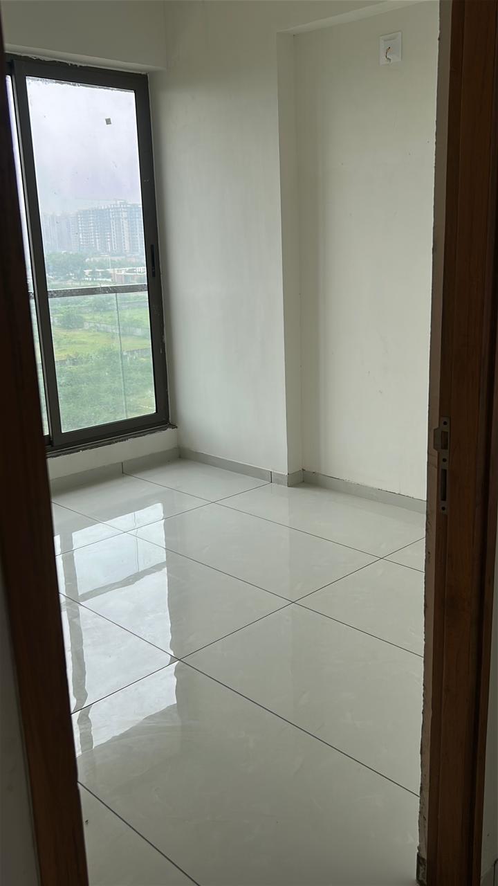3 BHK 1845 Sq. Ft. Residential Flat / Appartment for Rent in Vaishnodevi Ahmedabad - Media 8