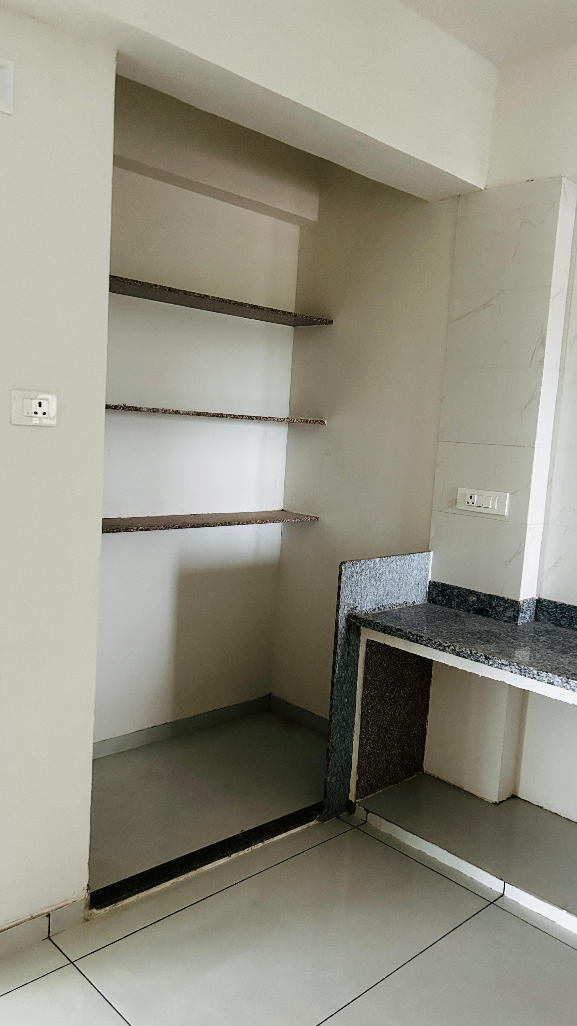3 BHK 1845 Sq. Ft. Residential Flat / Appartment for Rent in Vaishnodevi Ahmedabad - Media 2