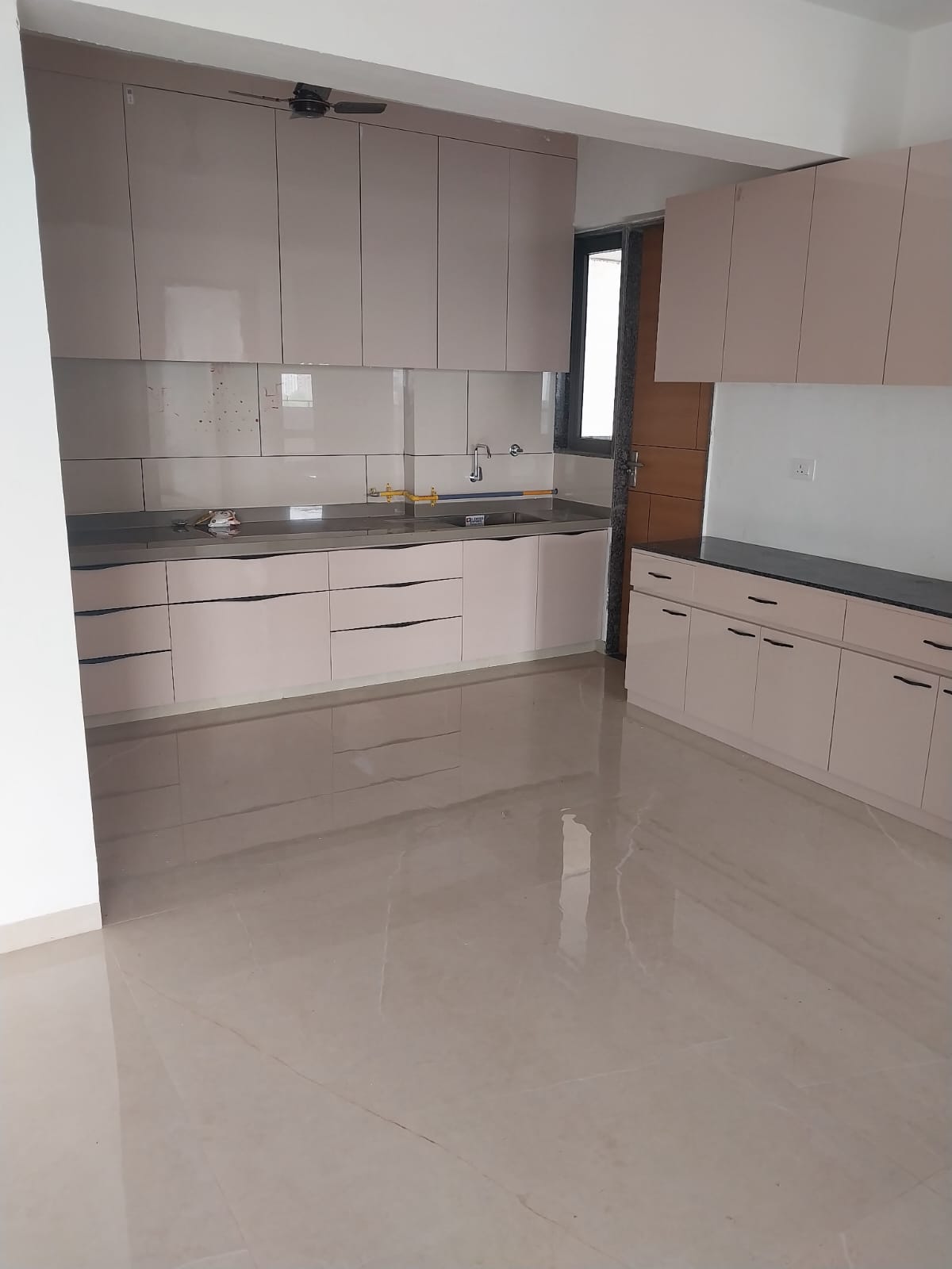 4 BHK 3159 Sq. Ft. Residential Flat / Appartment for Rent in Gota Ahmedabad - Media 2