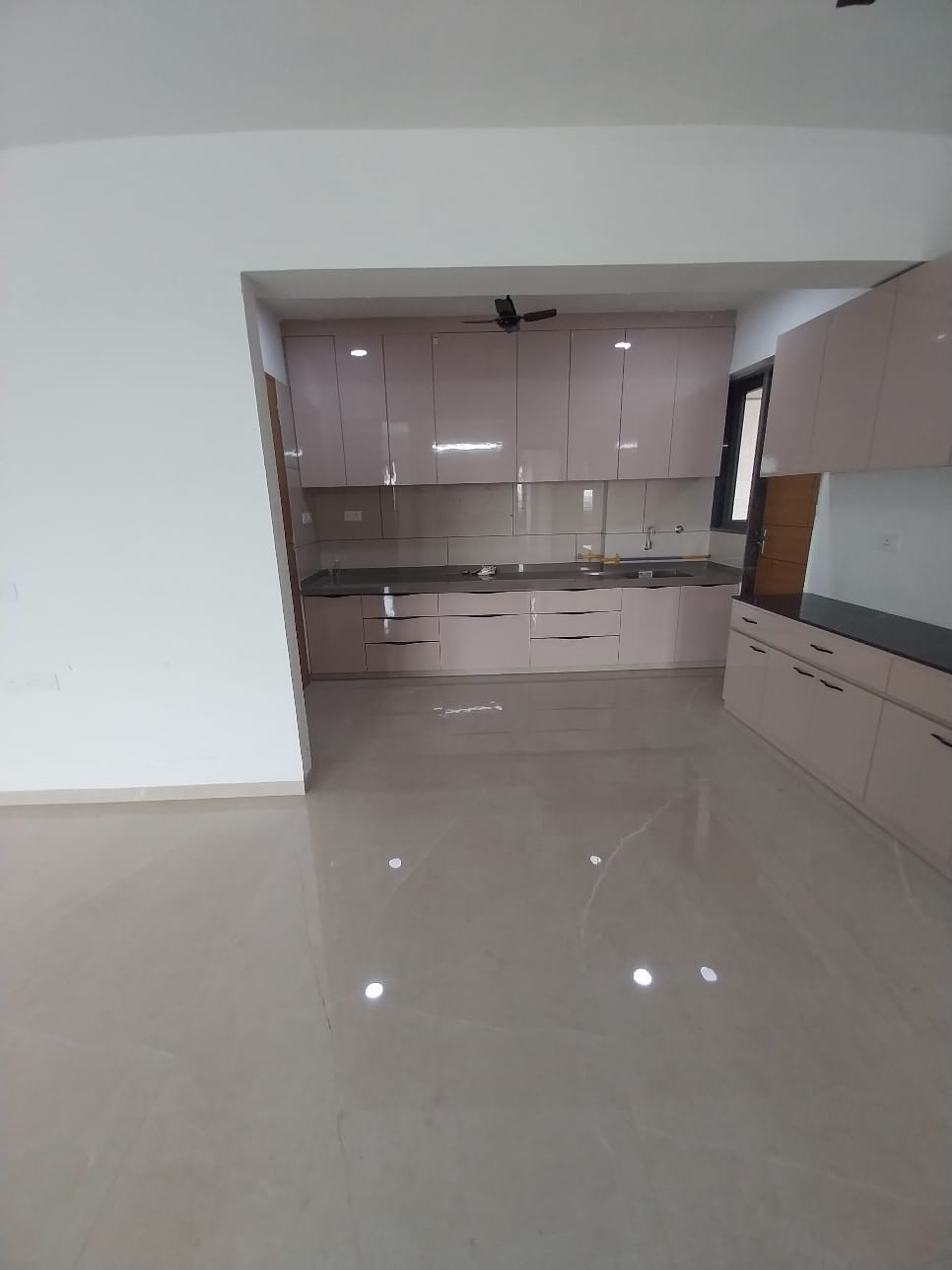 4 BHK 3159 Sq. Ft. Residential Flat / Appartment for Rent in Gota Ahmedabad - Media 14