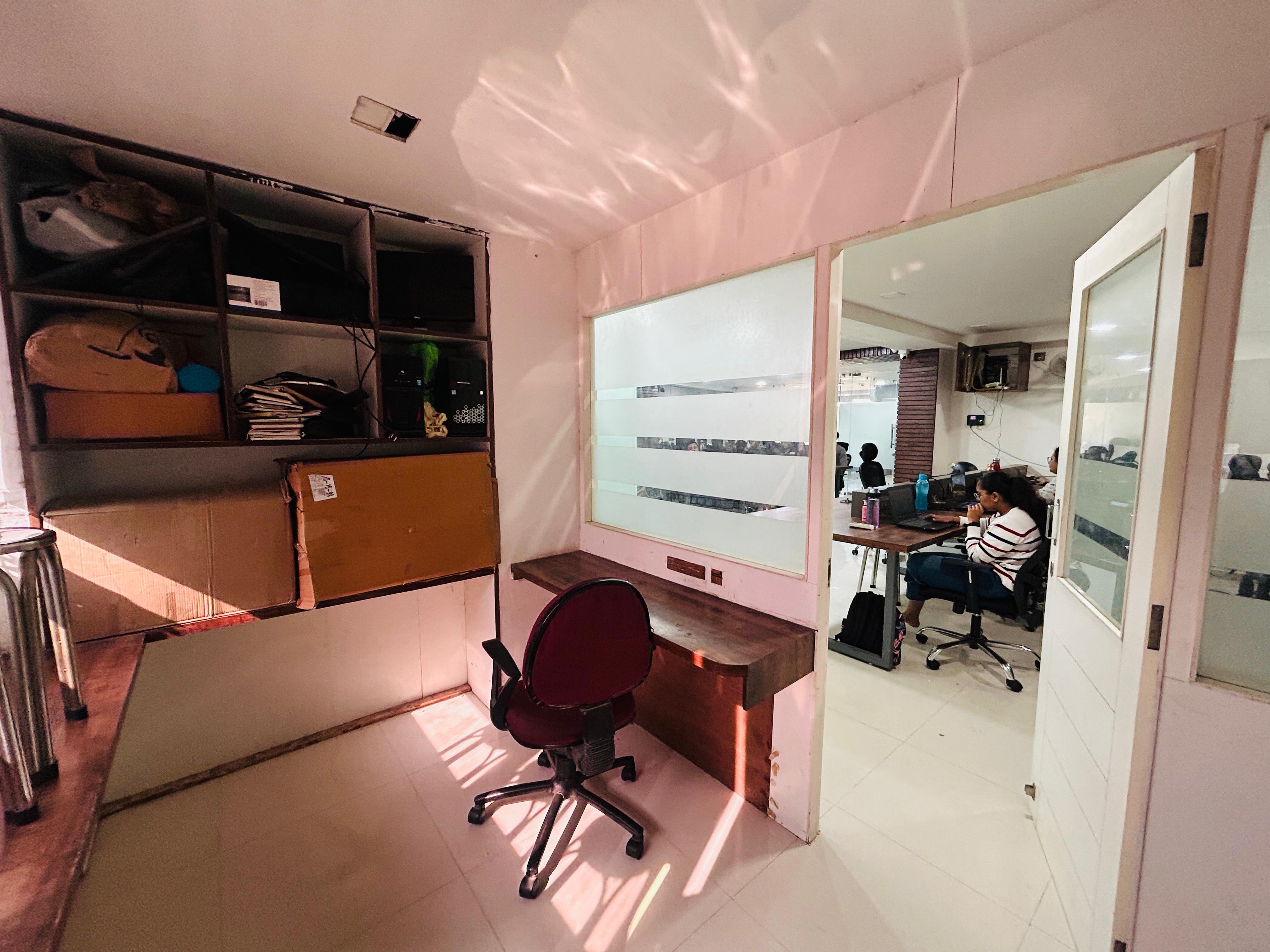 535 Sq. Ft. Commercial Office for Sell in Ambli Ahmedabad - Media 3