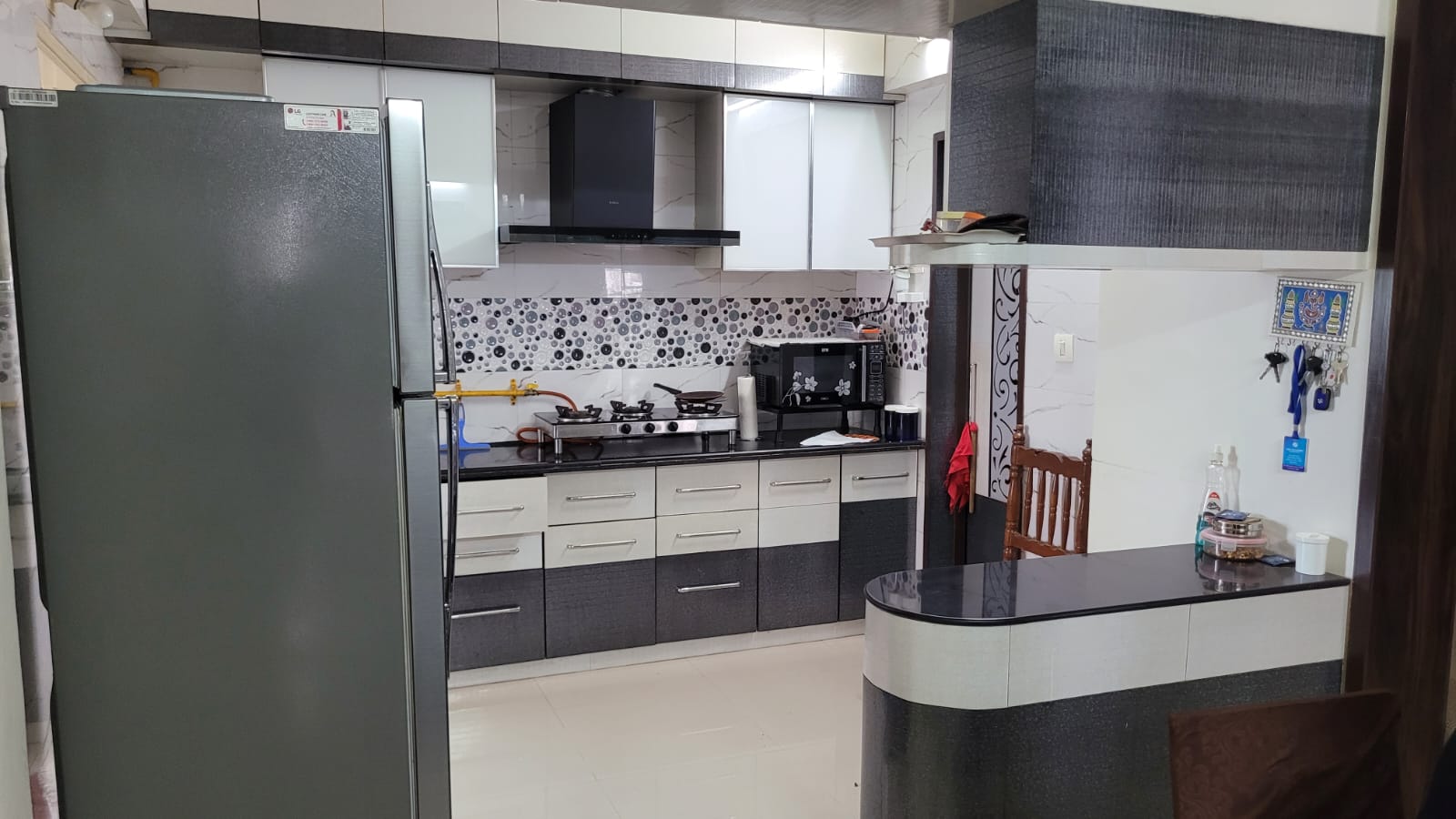 3 BHK 1800 Sq. Ft. Residential Flat / Appartment for Rent in Gota Ahmedabad - Media 5