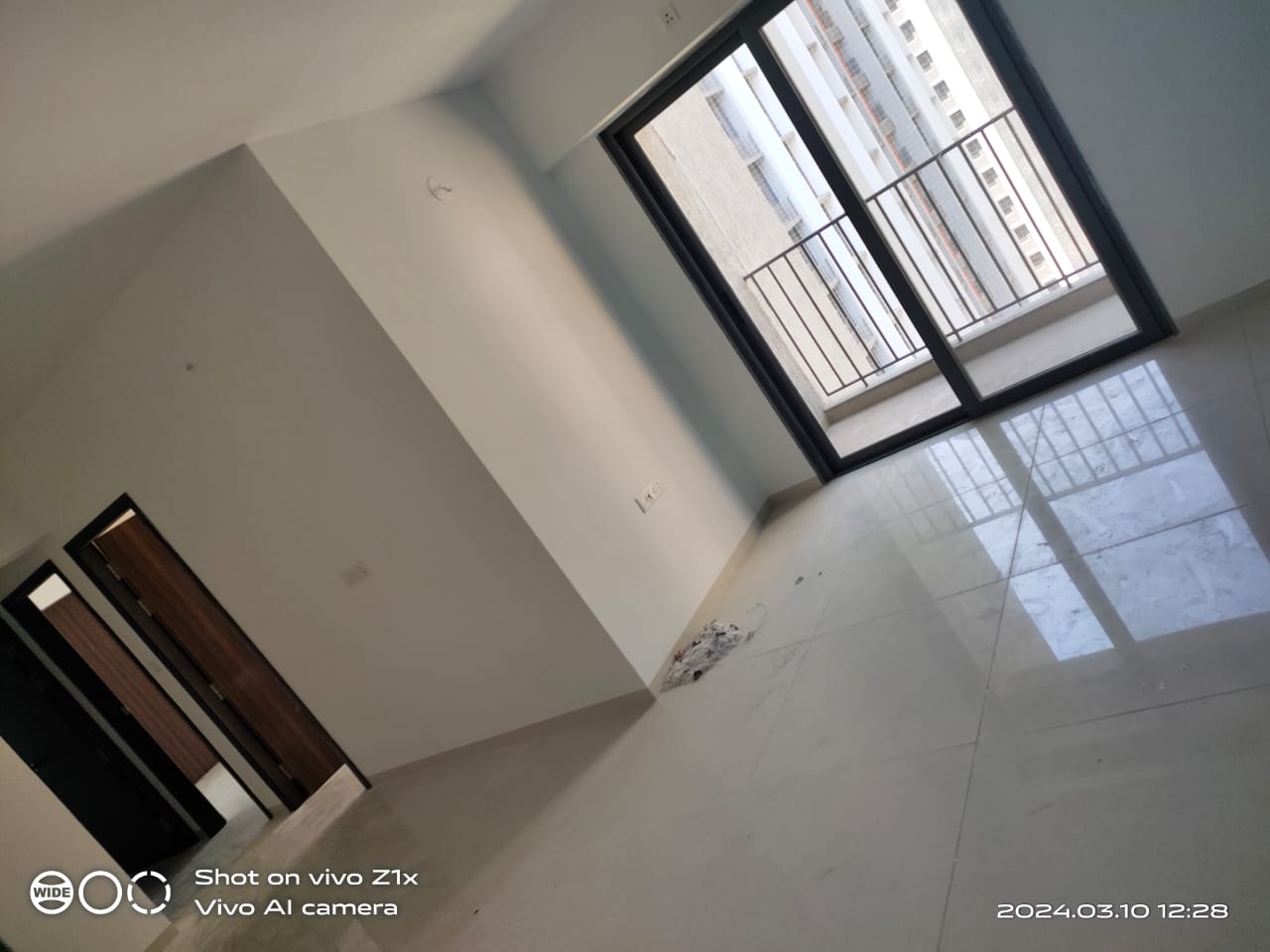 3 BHK 1500 Sq. Ft. Residential Flat / Appartment for Rent in Vaishnodevi Ahmedabad - Media 5