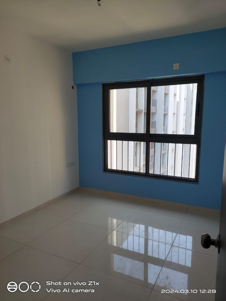 3 BHK 1500 Sq. Ft. Residential Flat / Appartment for Rent in Vaishnodevi Ahmedabad - Media 4