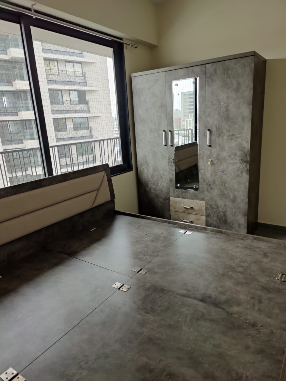 3 BHK 1908 Sq. Ft. Residential Flat / Appartment for Rent in Sola Ahmedabad