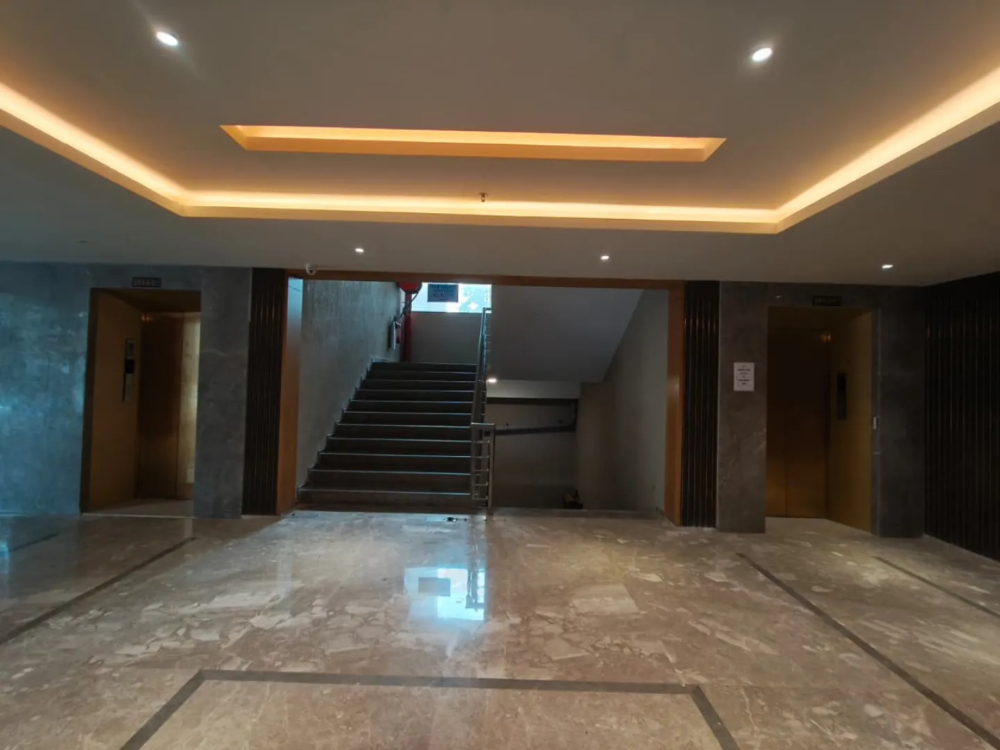 4 BHK 4000 Sq. Ft. Residential Flat / Appartment for Sell in Science City Ahmedabad - Media 15
